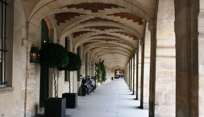 Paris full day tour highlights chauffeur private mercedes limousine van e class s class v class premium service drivre full day versailles 6