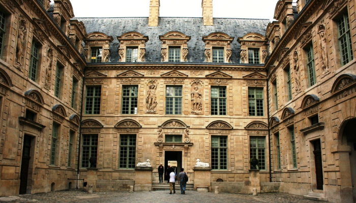 Paris full day tour highlights chauffeur private mercedes limousine van e class s class v class premium service drivre full day versailles 7