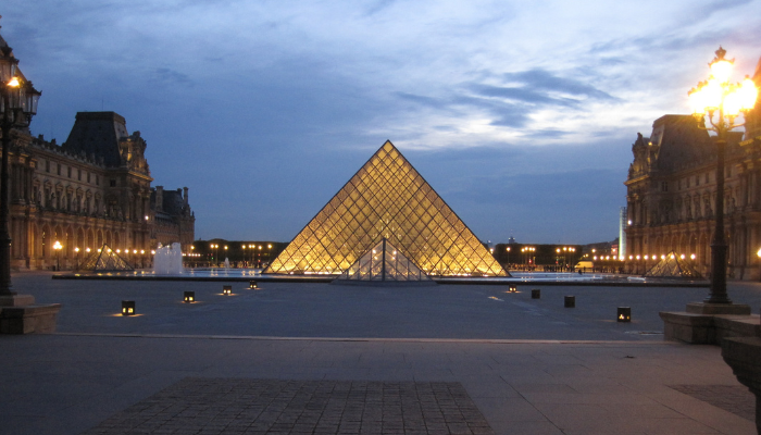 Paris full day tour highlights chauffeur private mercedes limousine van e class s class v class premium service drivre full day4