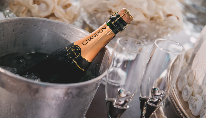 champagne region day tour reims epernay private chauffeur service rental limousine s class v class e class mercedes rental private tasting