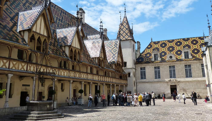 hotel dieu de beaune private chauffeur driver shuttle transfer rental car from paris limousine service bourgogne burgundy mercedes v class e class s class