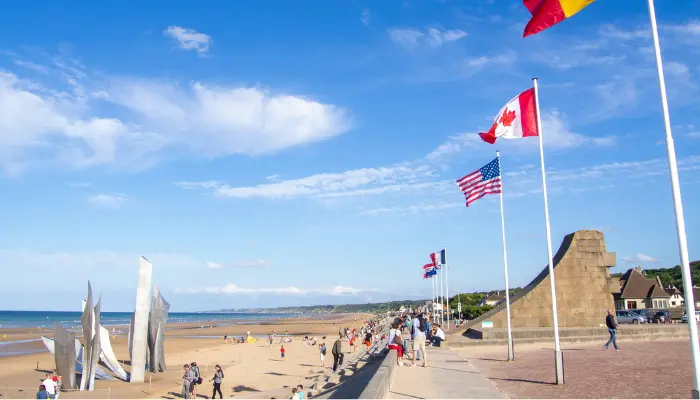 02-normandy-omaha-beach-d-day-tour-from-paris-luxury-car-mercedes-eclass-s-class-