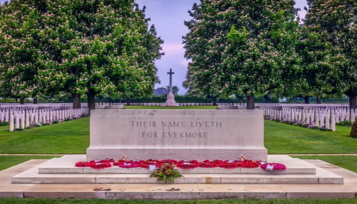 03-normandy-american-cemetery-guided-tour-omaha-beach-d-day-tour-from-paris-luxury-car-mercedes-eclass-s-class-