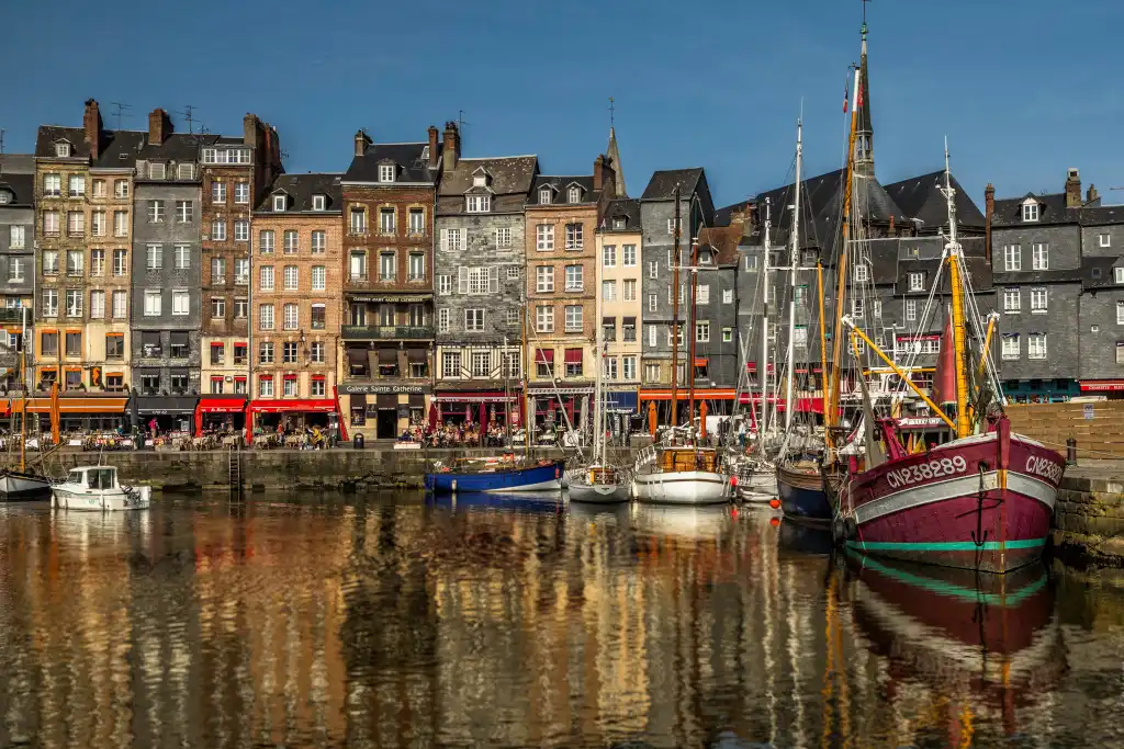 Honfleur normandie normandy private chauffeur driver shuttle transfer rental car from paris limousine service