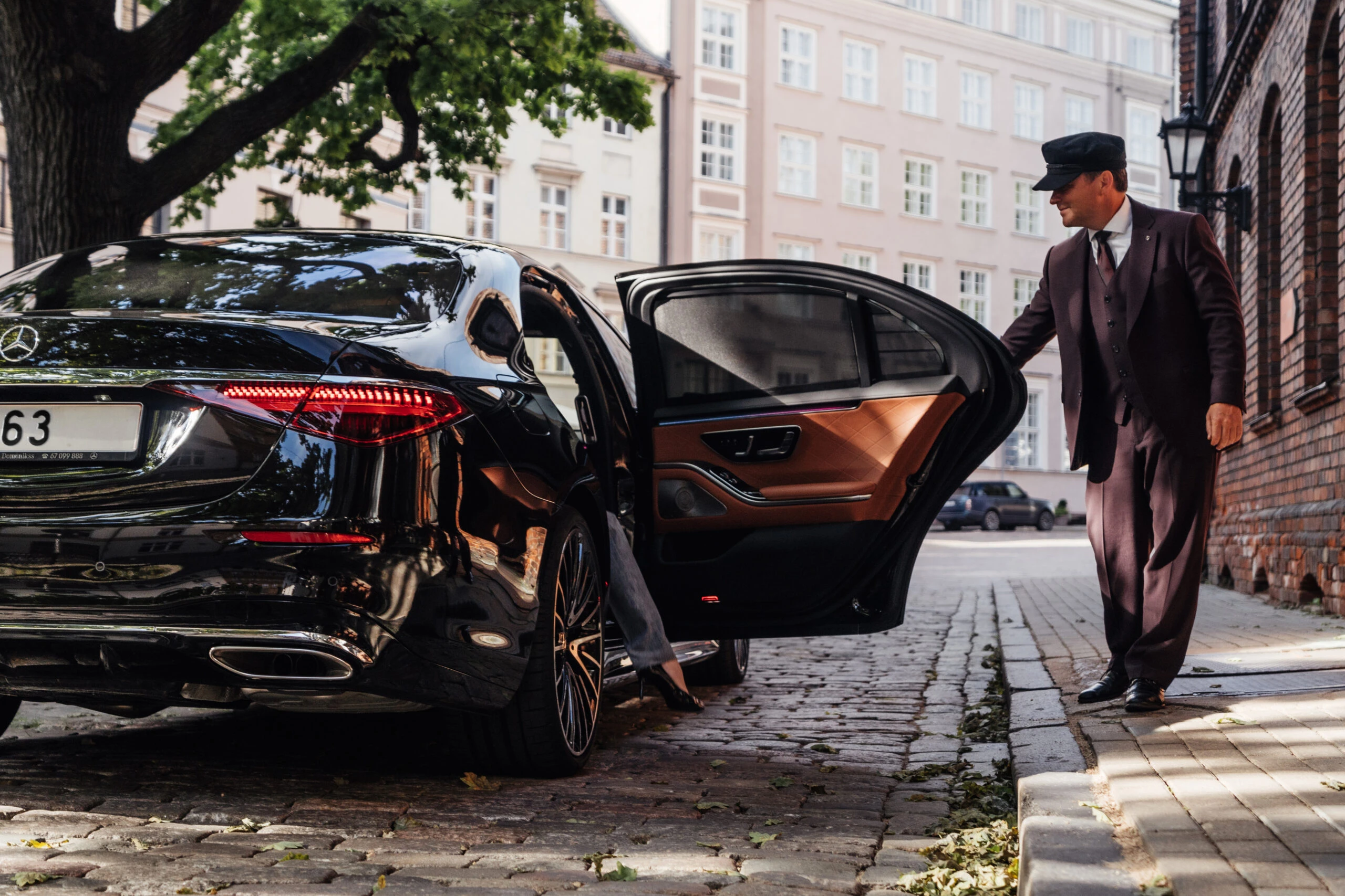 s class limousine service with a luxury private chauffeur for the week in Paris
