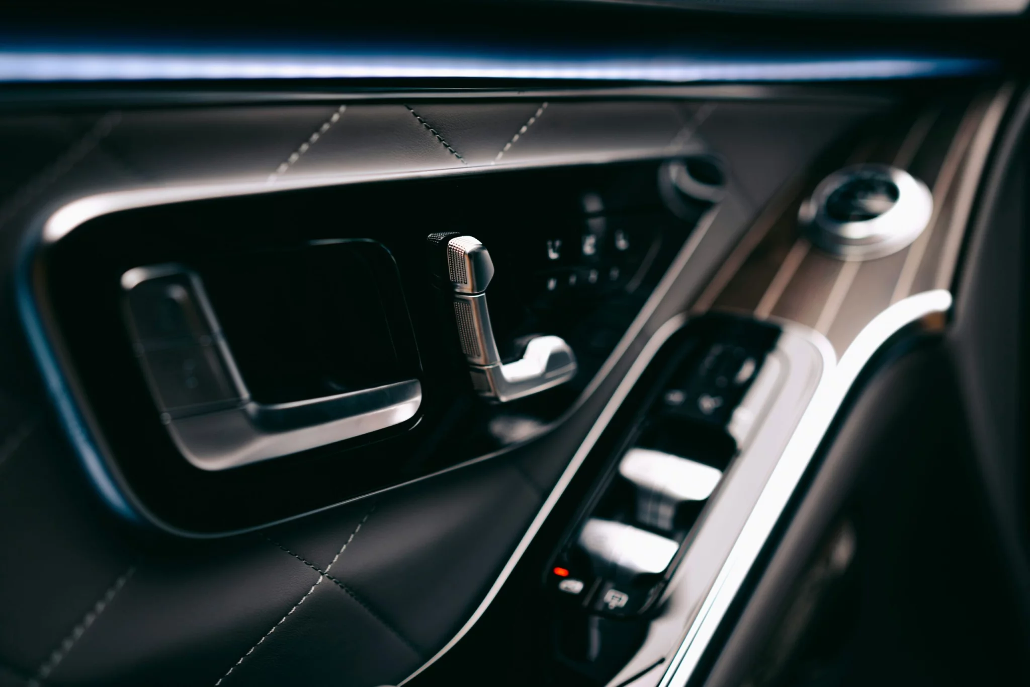car hire with a private chauffeur driver for the day CDG PARIS BOURGET